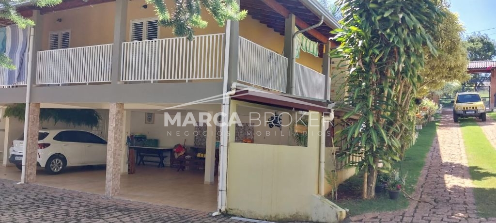 Casa a venda com 03 dormitórios na cidade Tuiuti /SP