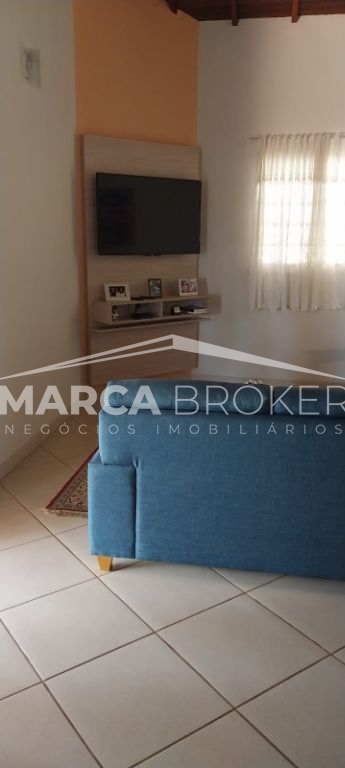 Casa a venda com 03 dormitórios na cidade tuiuti /sp