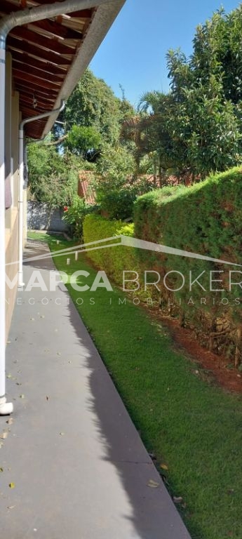 Casa a venda com 03 dormitórios na cidade tuiuti /sp
