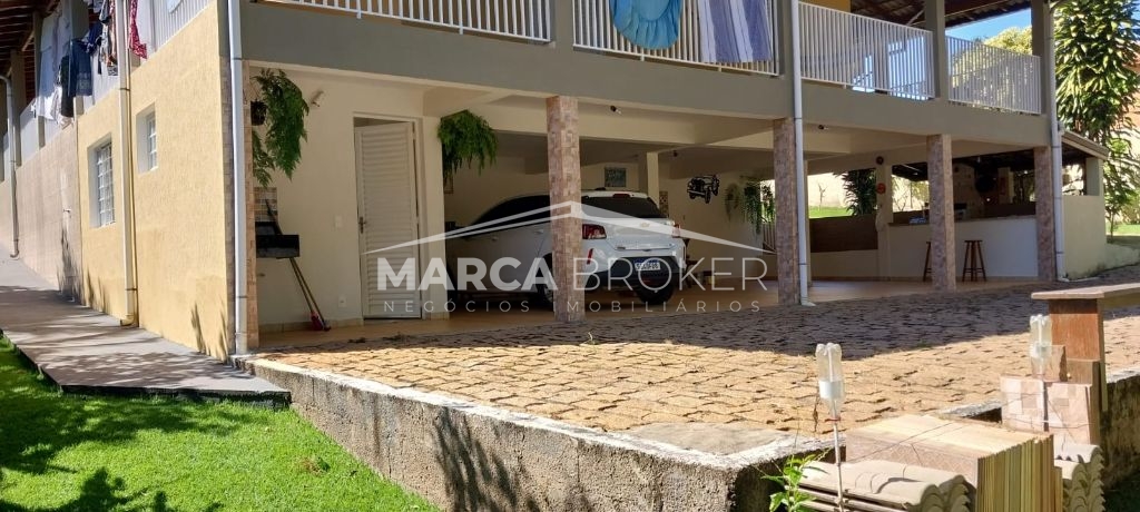 Casa a venda com 03 dormitórios na cidade Tuiuti /SP