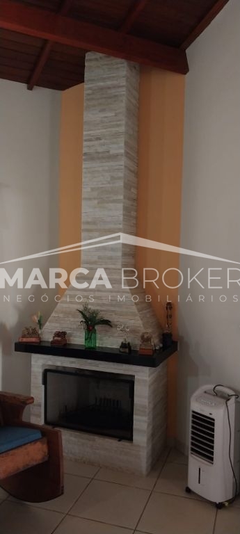Casa a venda com 03 dormitórios na cidade Tuiuti /SP