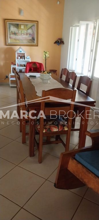 Casa a venda com 03 dormitórios na cidade tuiuti /sp