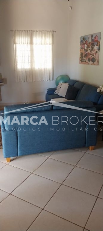 Casa a venda com 03 dormitórios na cidade tuiuti /sp