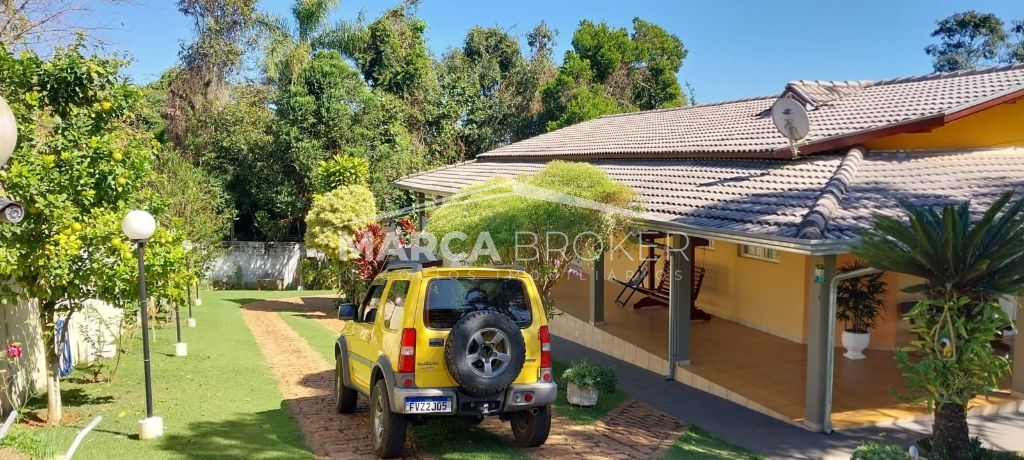 Casa a venda com 03 dormitórios na cidade Tuiuti /SP