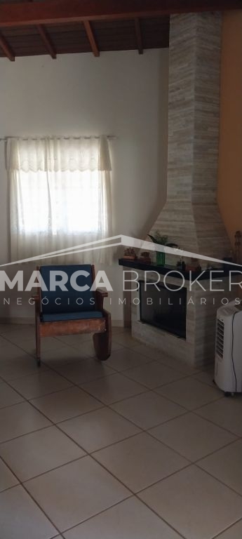 Casa a venda com 03 dormitórios na cidade tuiuti /sp