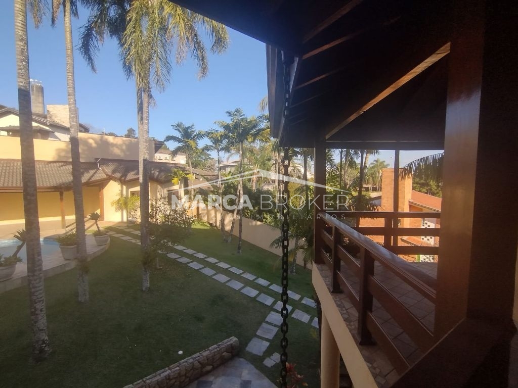 Casa para Locação, em condomínio com 05 suites, na cidade de Valinhos