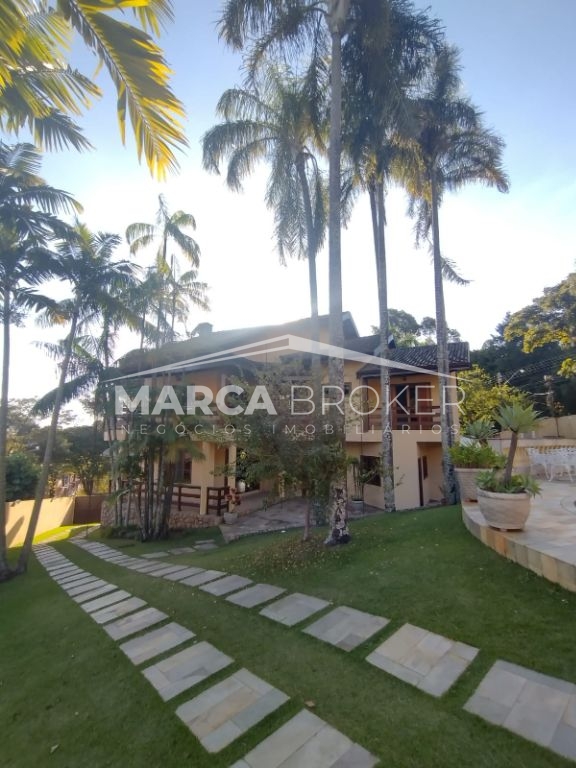 Casa para Locação, em condomínio com 05 suites, na cidade de Valinhos
