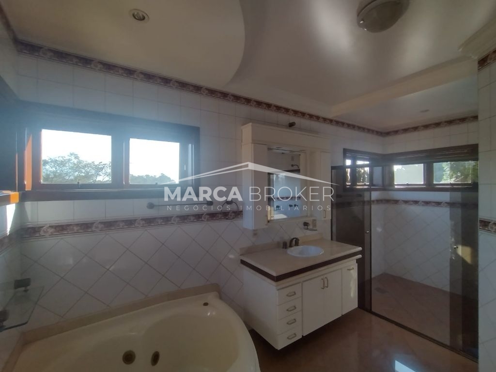 Casa para Locação, em condomínio com 05 suites, na cidade de Valinhos