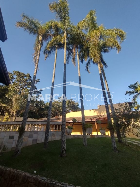 Casa para Locação, em condomínio com 05 suites, na cidade de Valinhos