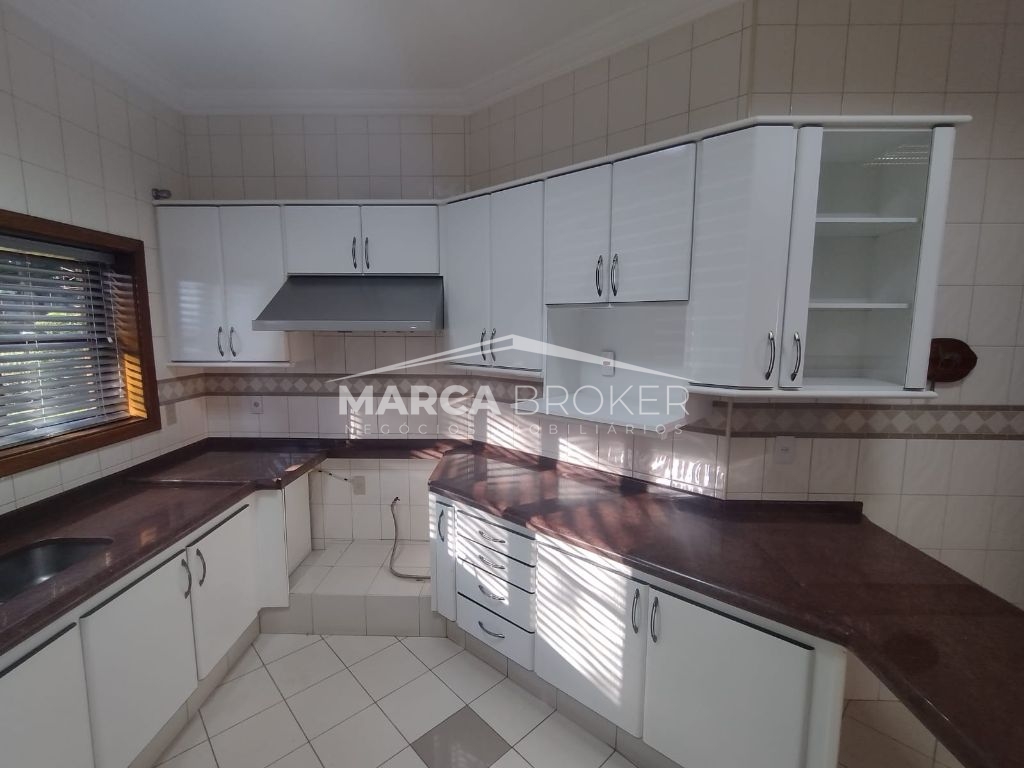 Casa para Locação, em condomínio com 05 suites, na cidade de Valinhos
