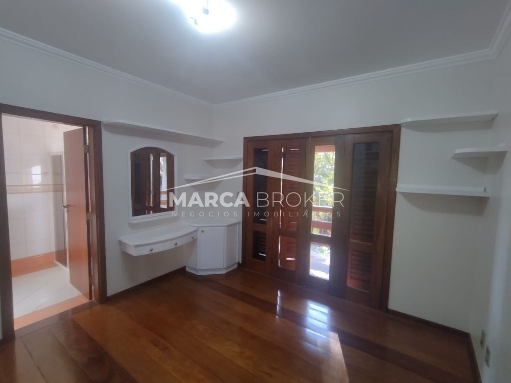 Casa para Locação, em condomínio com 05 suites, na cidade de Valinhos