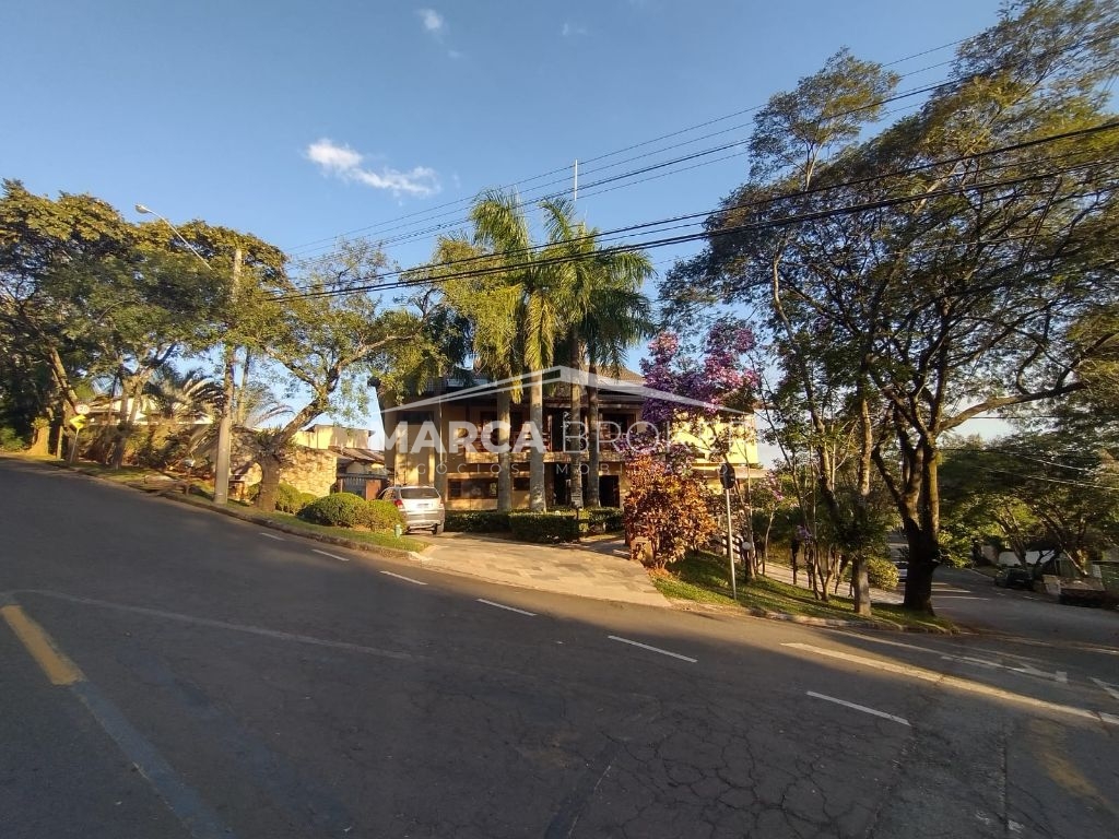 Casa para locação, em condomínio com 05 suites, na cidade de
