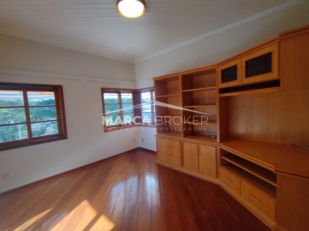 Casa para locação, em condomínio com 05 suites, na cidade de