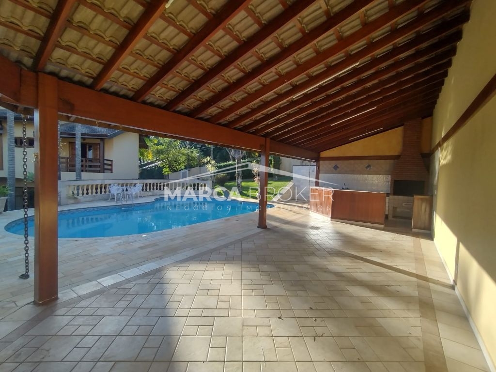 Casa para Locação, em condomínio com 05 suites, na cidade de Valinhos