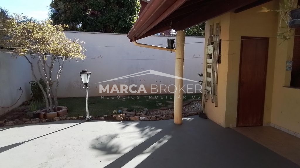 Casa a venda com 03 Dorm, sendo uma suíte no Condomínio Terras do Oriente em Valinhos