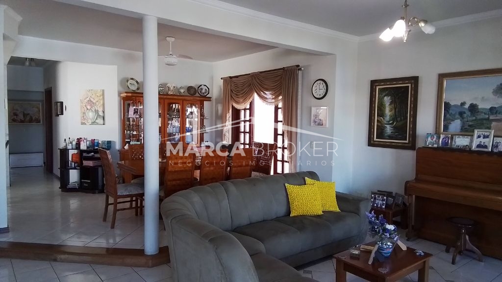 Casa a venda com 03 dorm, sendo uma suíte no condomínio terr