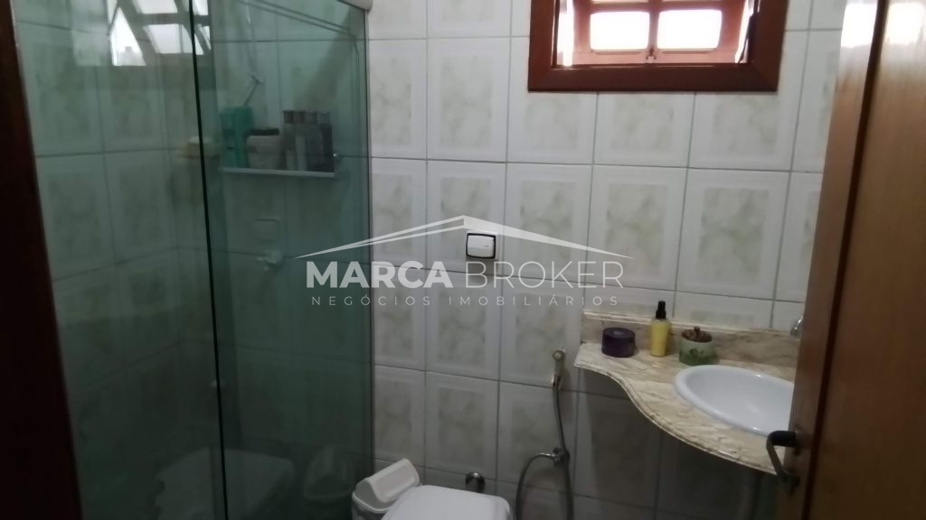 Casa a venda com 03 Dorm, sendo uma suíte no Condomínio Terras do Oriente em Valinhos