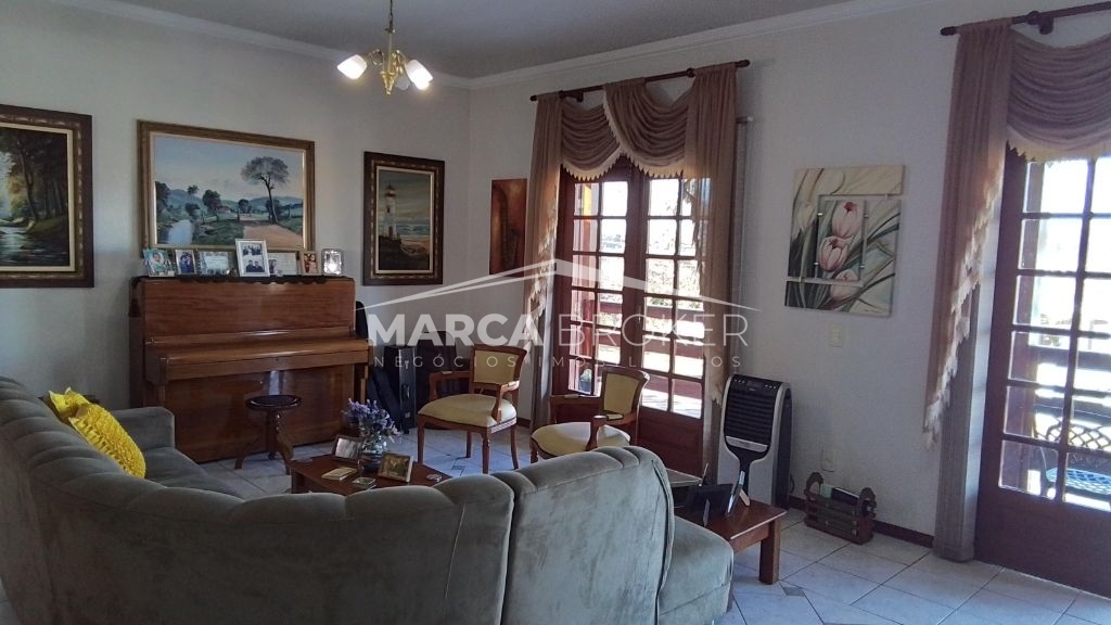 Casa a venda com 03 dorm, sendo uma suíte no condomínio terr