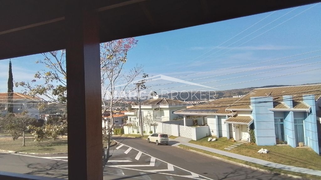 Casa a venda com 03 dorm, sendo uma suíte no condomínio terr