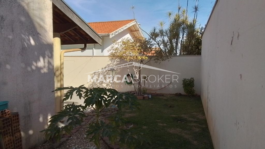 Casa a venda com 03 Dorm, sendo uma suíte no Condomínio Terras do Oriente em Valinhos