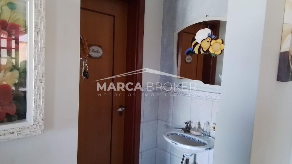 Casa a venda com 03 dorm, sendo uma suíte no condomínio terr