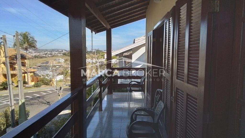 Casa a venda com 03 dorm, sendo uma suíte no condomínio terr
