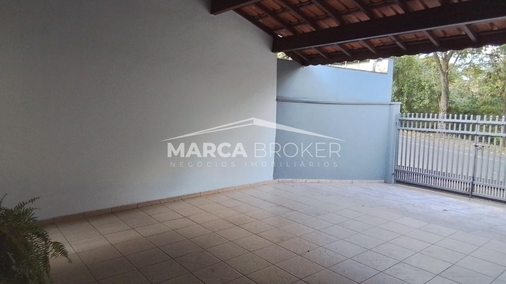 Casa para locacao e venda com 03 dorm, sendo 02 suítes no ba