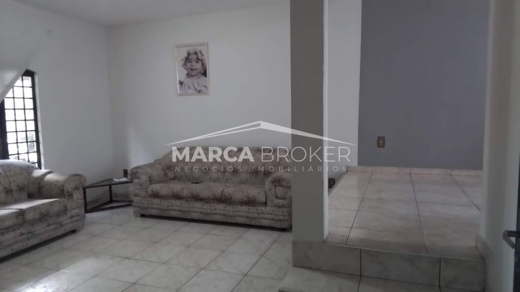 Casa para locacao e venda com 03 dorm, sendo 02 suítes no ba