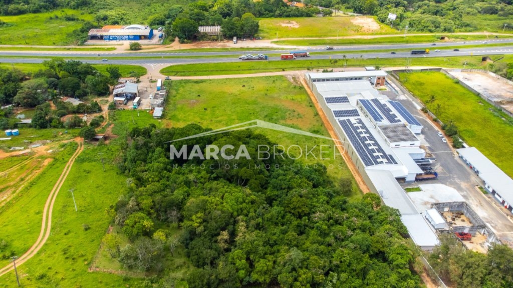 Ótimo local para industria/centro de distribuição às margens