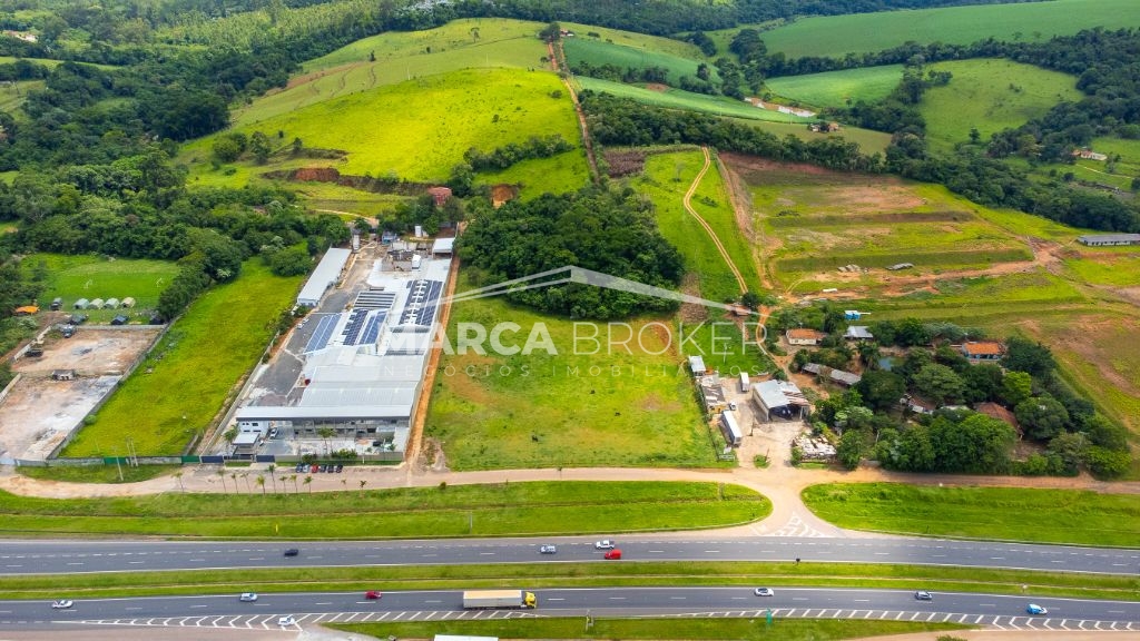 Ótimo local para industria/centro de distribuição às margens
