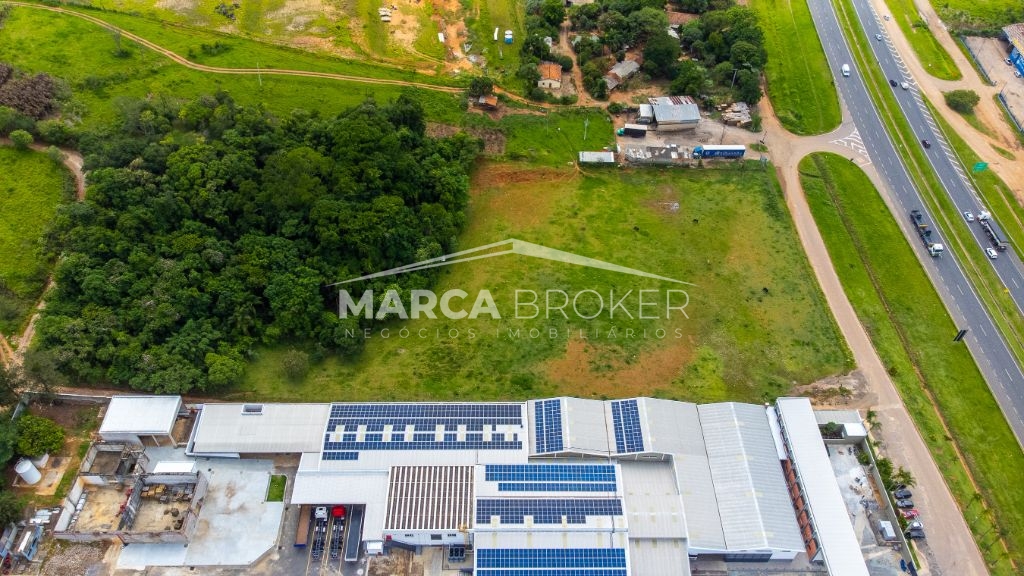 Ótimo local para industria/centro de distribuição às margens
