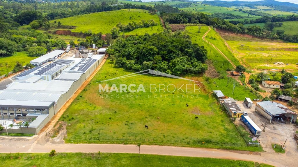 Ótimo local para industria/centro de distribuição às margens