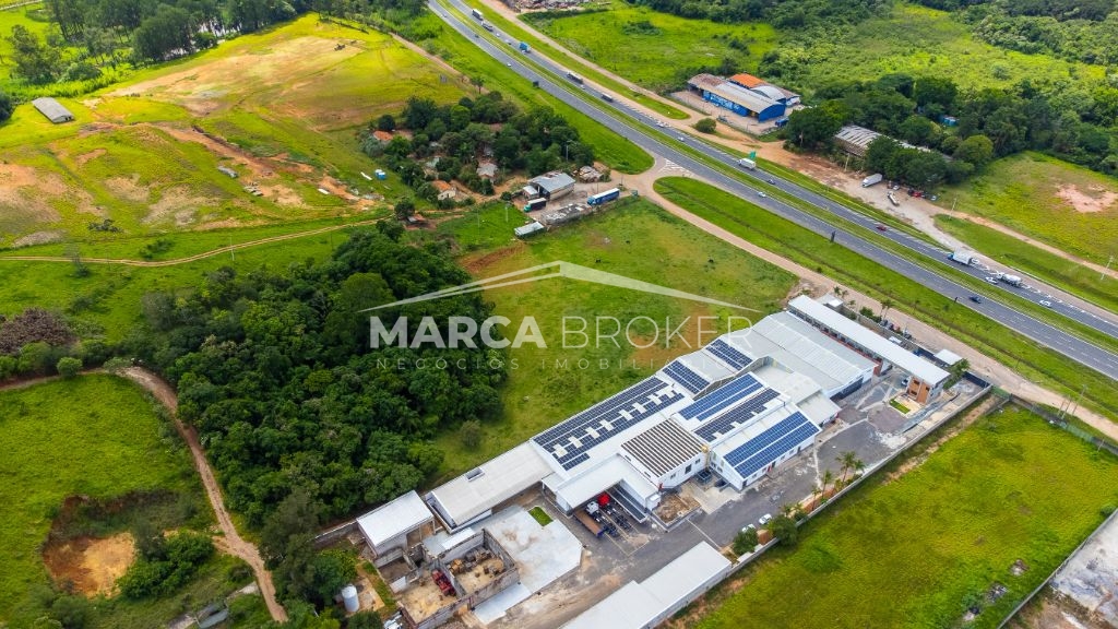 Ótimo local para industria/centro de distribuição às margens