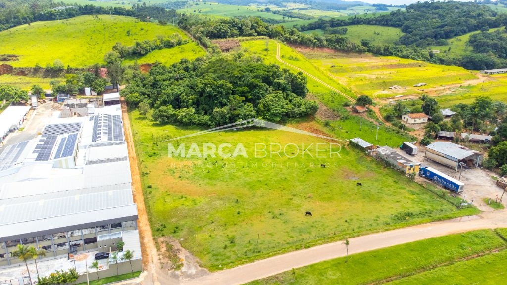 Ótimo local para industria/centro de distribuição às margens