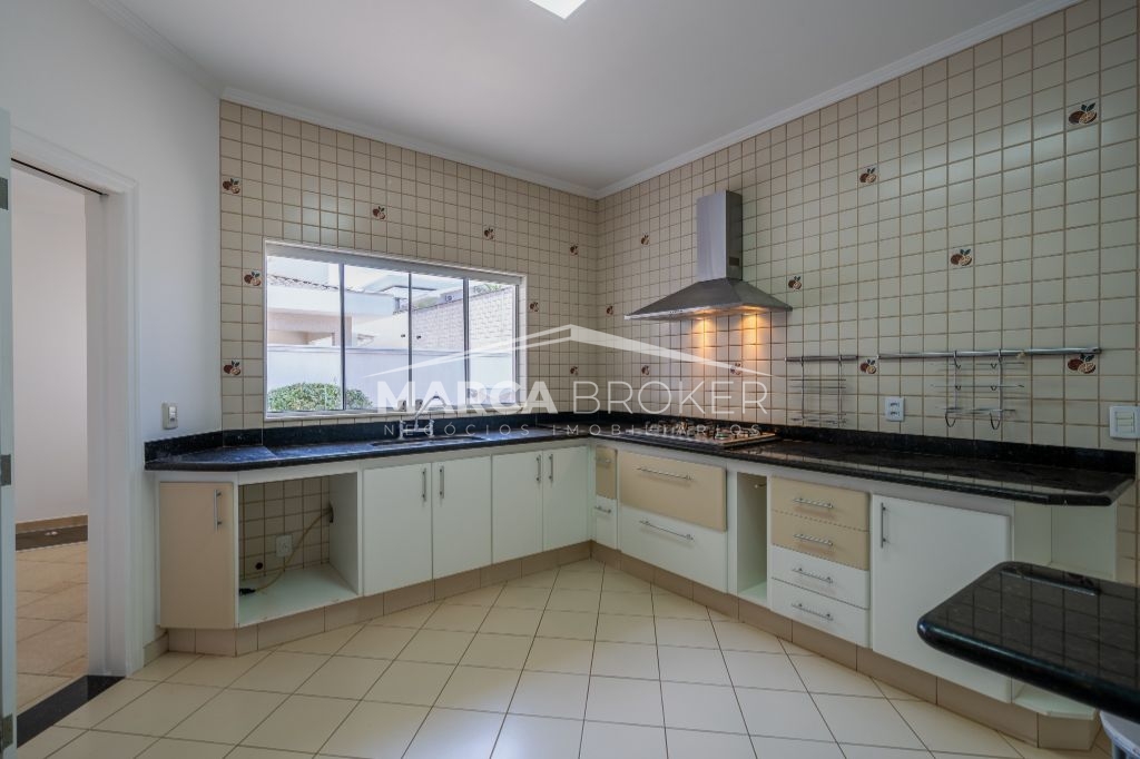Casa a Venda no Condomínio Vila Brasilianaem Valinhos
