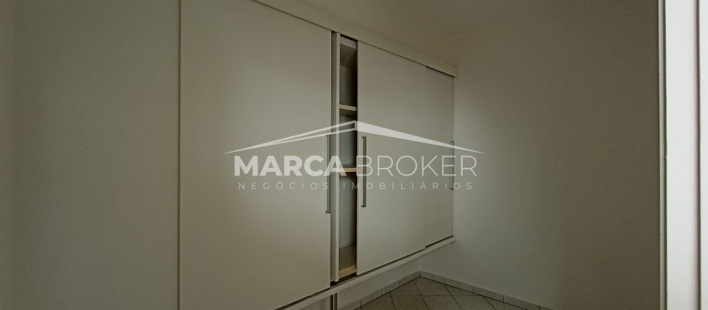 Casa de Condomínio com 4 Quartos sendo 02 suítes para Alugar em Valinhos, 350 m² de construção