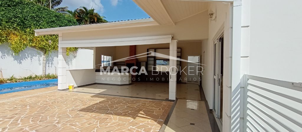 Casa de condomínio com 4 quartos sendo 02 suítes para alugar - foto 1