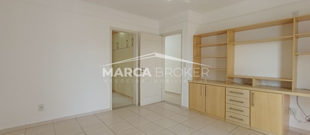 Casa de Condomínio com 4 Quartos sendo 02 suítes para Alugar em Valinhos, 350 m² de construção