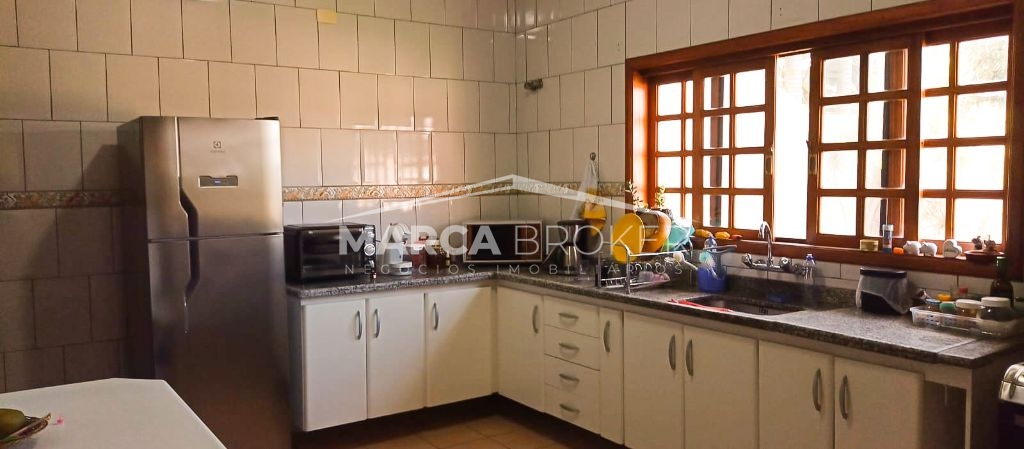 Casa à venda no condomínio residencial terras do caribe em v