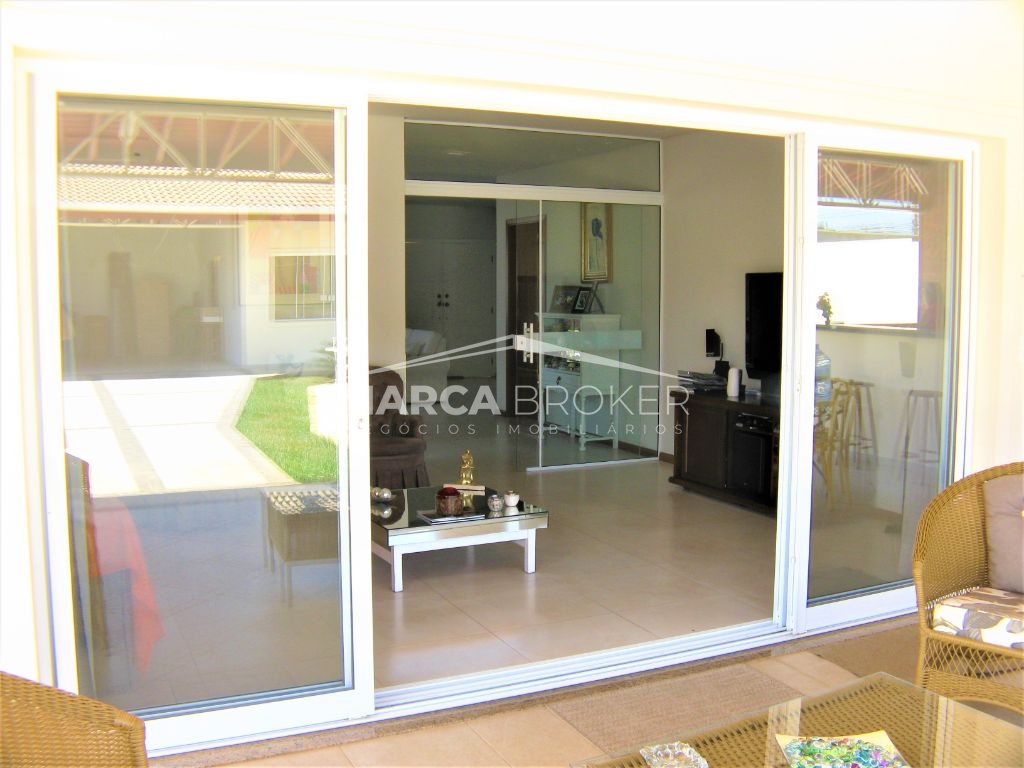 Oportunidade! maravilhoso sobrado em condomínio fechado - vi