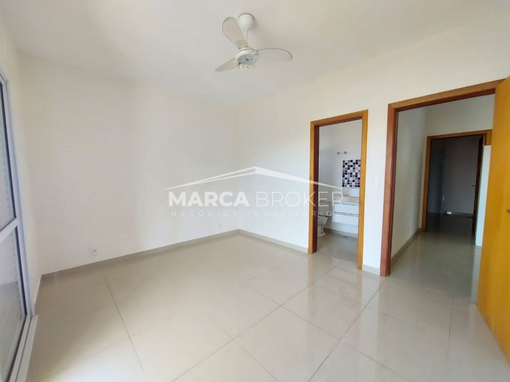 Casa em condomínio à comprar no condomínio villagio di napol