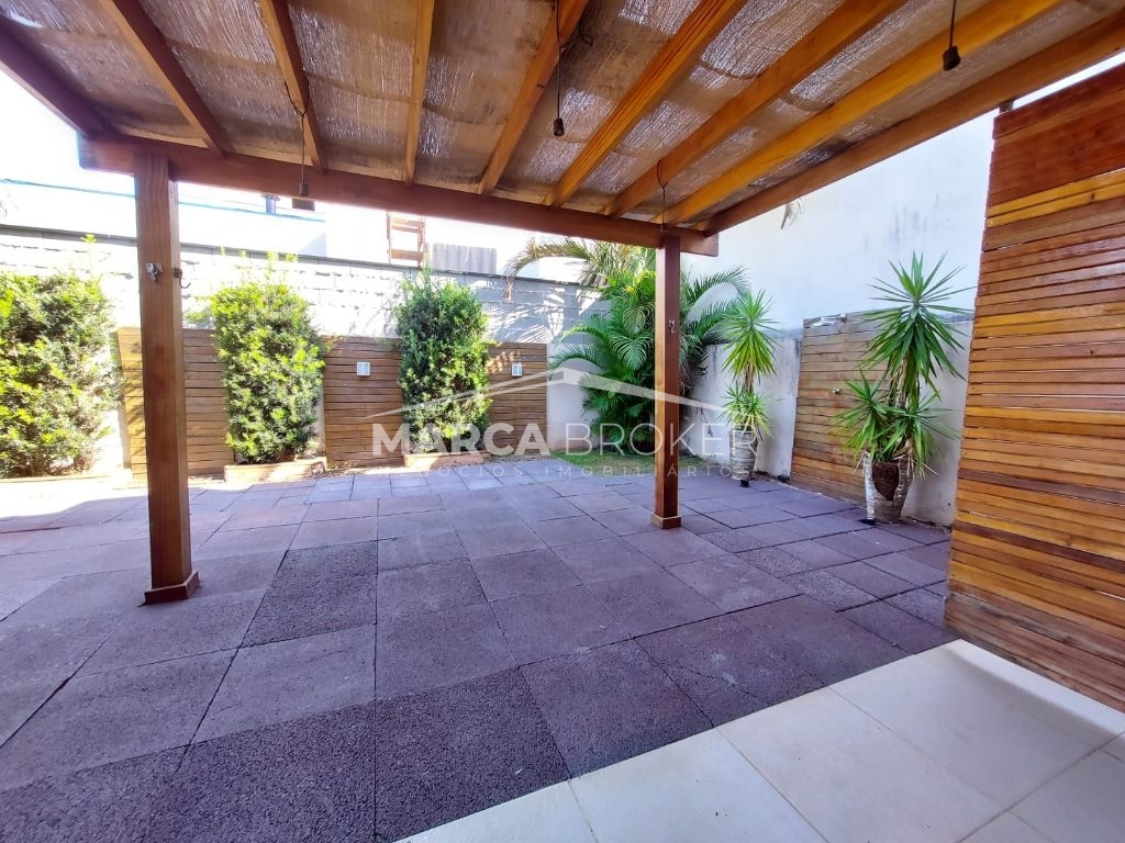 Casa em condomínio à comprar no condomínio villagio di napol