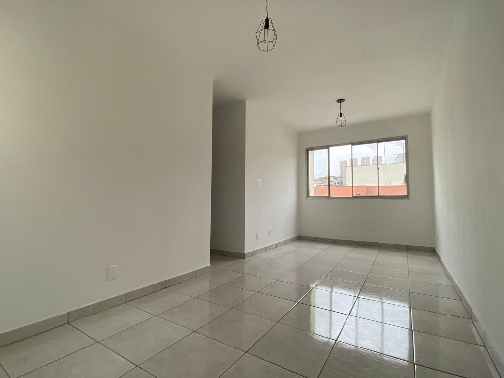 Apartamento de 2 dormitórios com piscina e playground no jar