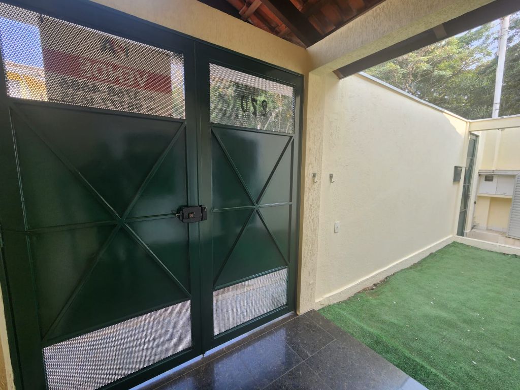 Casa alto padrão com 3 dormitórios totalmente reformada no p