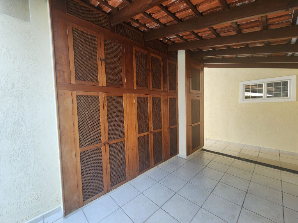Casa alto padrão com 3 dormitórios totalmente reformada no p