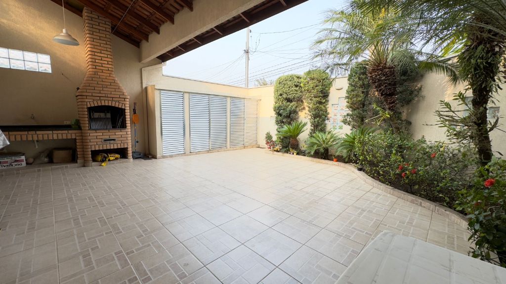 Casa, 3 quartos, 240 m² - Foto 1