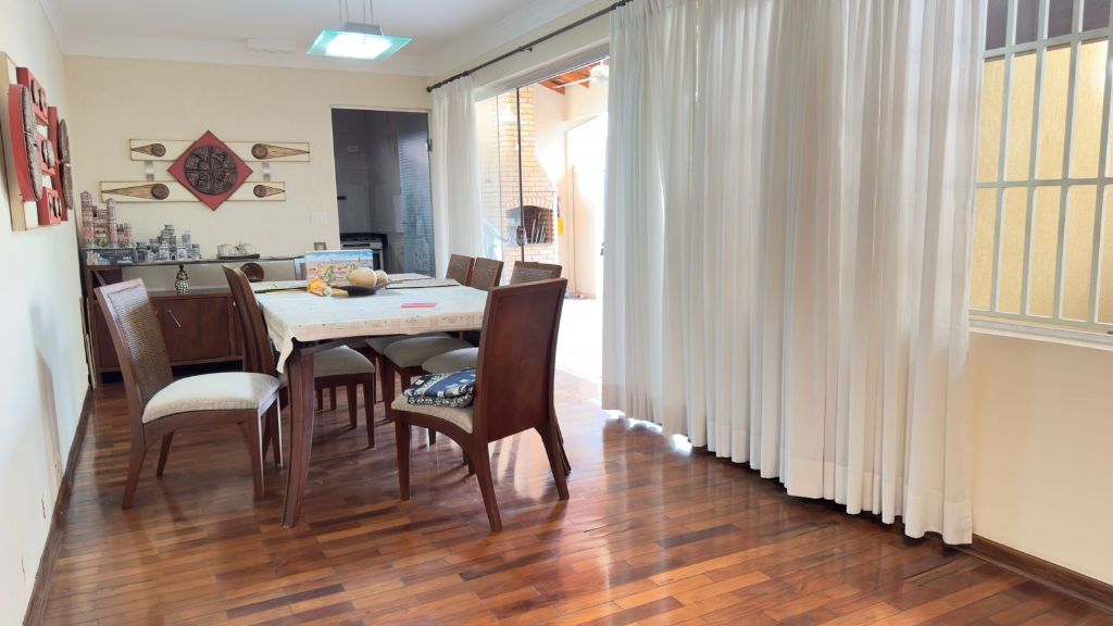 Casa, 3 quartos, 240 m² - Foto 13