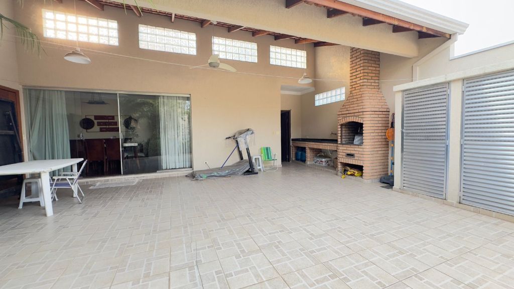 Casa, 3 quartos, 240 m² - Foto 2