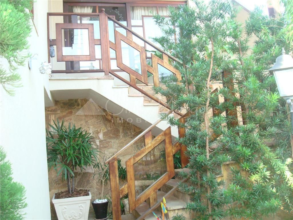 Sobrado de 4 dormitórios com espaço gourmet no parque contin