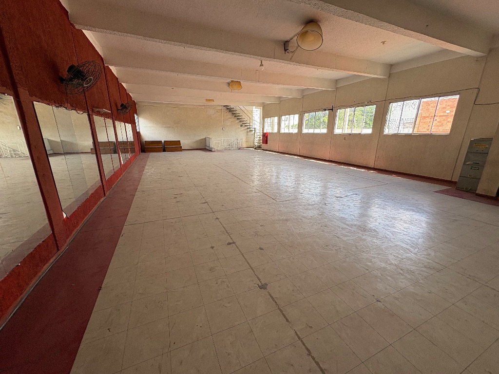 Loja-Salão, 500 m² - Foto 1